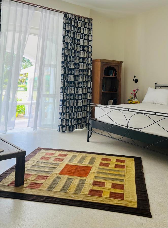 Zumzum Beach House Bed & Breakfast Kinondo Eksteriør bilde